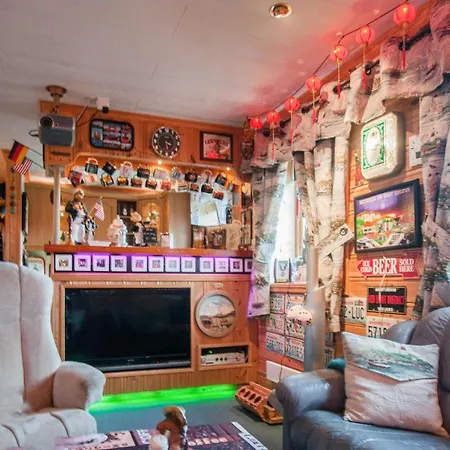 Lovely In Vallersund With Kitchen *