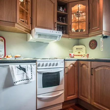 Apartment Lovely In Vallersund With Kitchen